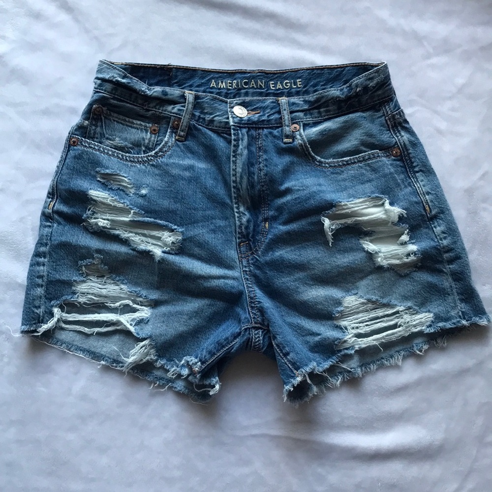 AE 90s Boyfriend Short